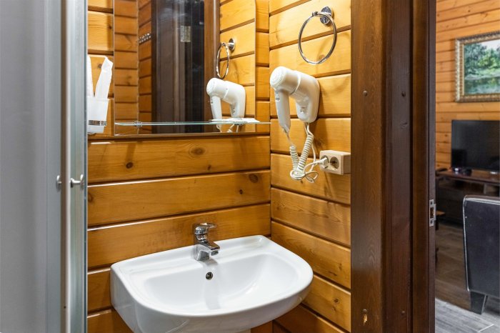 Secluded riverfront room - Country Recreation Club «Usadba Familia» | Photo 7