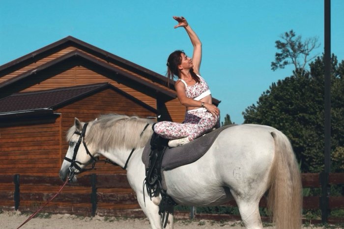Yoga on horseback - Country Recreation Club «Usadba Familia» | Photo 4