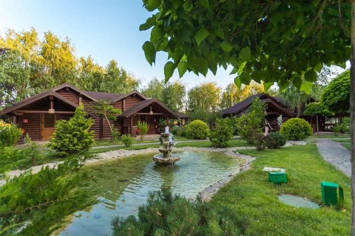 Cottage Room with a king-size bed - Country Recreation Club «Usadba Familia» | Photo 3