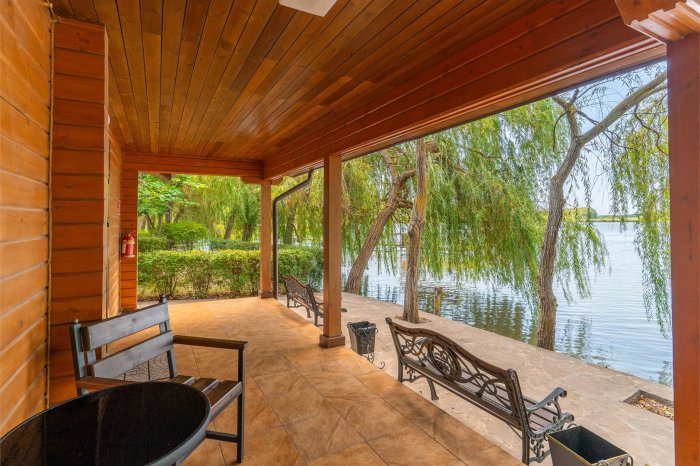 Secluded riverfront room - Country Recreation Club «Usadba Familia» | Photo 4
