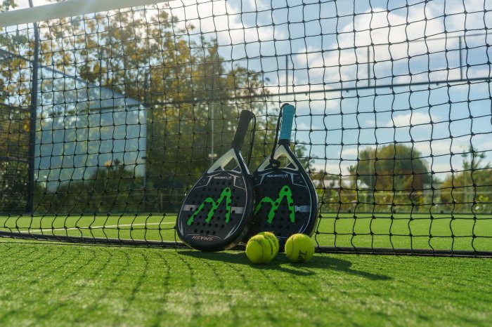 Padel tennis