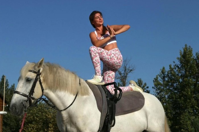 Yoga on horseback - Country Recreation Club «Usadba Familia» | Photo 2